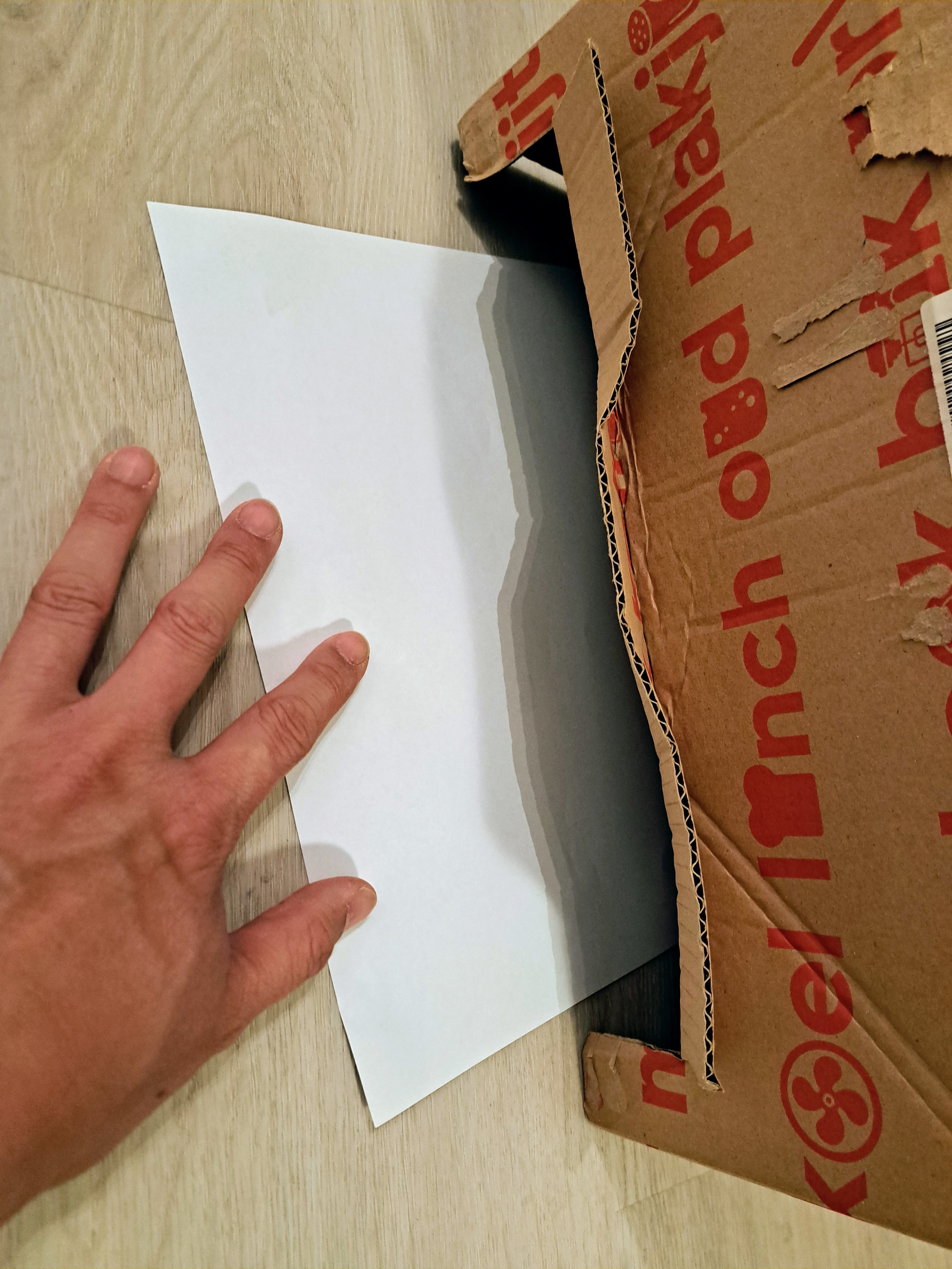 Side opening of the cardboard scanner box